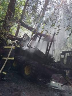 Faközelítő erdészeti gép semmisült meg a bögötei tűzesetben