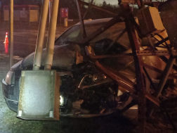 Villanyoszlopnak csapódott egy autó Büknél