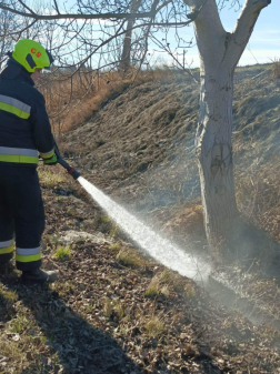 Árokparton keletkezett tűz Csepregen