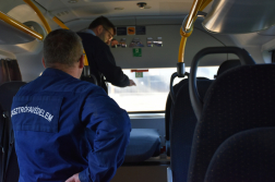 Hogyan mentsenek, ha buszt érintő káreseményhez riasztják őket