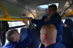 Hogyan mentsenek, ha buszt érintő káreseményhez riasztják őket