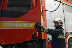 A kőszegi tűzoltó civilben hagyományőrző: puskával, szablyával gyakorol - fotók