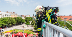 A legerősebb tűzoltók nemzetközi versenye Szombathelyen