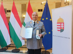 A Magyar Ezüst Érdemkereszt kitüntetést vehette át a Vas Vármegyei Tűzoltó Szövetség elnöke