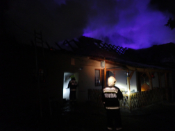 Kazánházból indult a tűz, a tetőre is átterjedt Csempeszkopácson