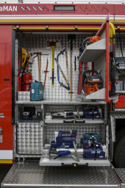 Tűzoltógépjármű-fecskendő és drónszállító terepjáró is érkezik Vas vármegyébe