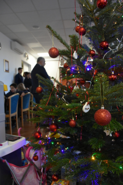 Gyermeki mosolyok, csillogó szempárok, varázslatos karácsony a tűzoltóknál