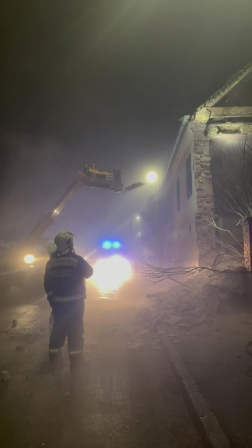 Lakatlan épület téglafala omlott le Iváncon