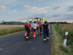 Beszorult utast mentettek a tűzoltók a Celldömölk közelében történt balesetnél