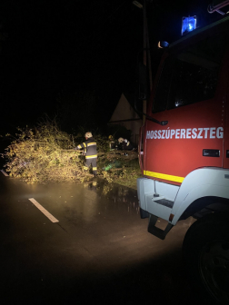 Vasárnap is folytatódott a viharkárok felszámolása