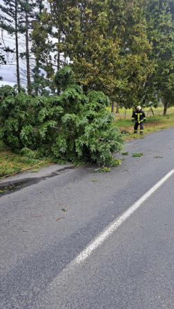 Vasárnap is folytatódott a viharkárok felszámolása