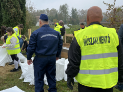 Önkéntes mentőszervezetek újraminősítő és terepgyakorlata Bajánsenyén