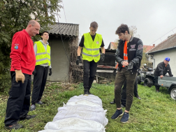 Önkéntes mentőszervezetek újraminősítő és terepgyakorlata Bajánsenyén