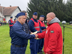 Önkéntes mentőszervezetek újraminősítő és terepgyakorlata Bajánsenyén