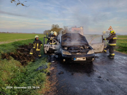 Autótűz Celldömölk és Izsákfa között