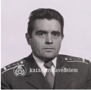 László József nyugállományú tűzoltó főtörzsőrmester