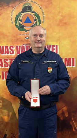 Harminc év elismeréseként vehették át szolgálati jeleiket a tűzoltók