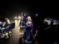 Ráfutásos balesetet követő frontális ütközés Kisunyomnál