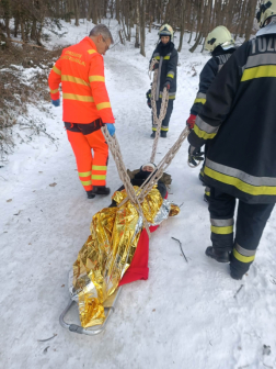 Bajbajutott túrázó mentése