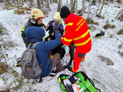 Ismét bajbajutott túrázót mentettek a tűzoltók a Kőszegi-hegységbe