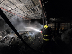 Autószerelő műhely égett Nicken