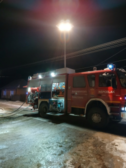 Autószerelő műhely égett Nicken