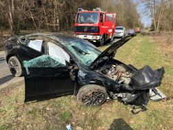 Elektromos autó szenvedett balesetet Csörötneknél