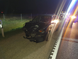 Két autó karambolozott az M86-os gyorsforgalmi főúton