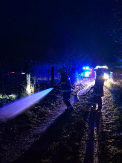 Szabadtéren keletkezett tűz Csepregnél