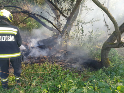 Szabadtéren keletkezett tűz Szombathelyen