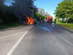 Kiégett egy autó Zsirán