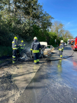 Kiégett egy autó Zsirán