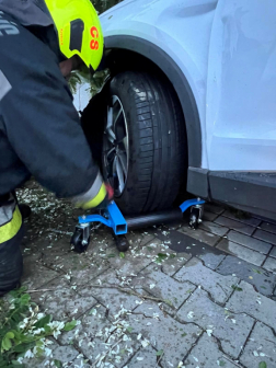 Buszmegállóba hajtott az ütközést követően az egyik autó Bükön