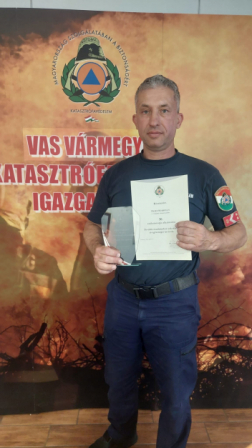 Kerek születésnapos tűzoltók köszöntése