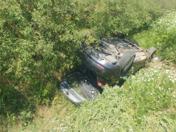 Árokba hajtott az autó Vépnél