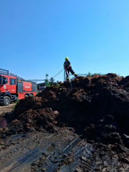 Trágyadepó égett Csepregen
