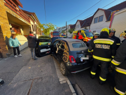 Parkoló autók voltak érintettek a szombathelyi balesetben