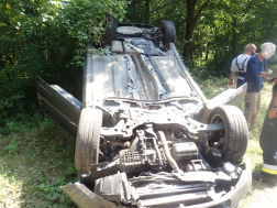 Autó csapódott árokba Szombathely közelében