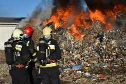 Háromszáz négyzetméteren égett a hulladék egy vasvári szeméttelepen