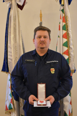 Szolgálati jeleket és kinevezést vehettek át