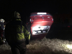 Árokba borult egy autó Celldömölknél